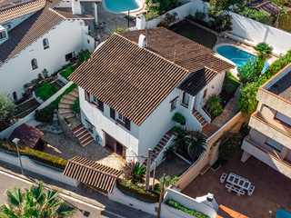 Casa con piscina cerca de la playa de Roda de Barà